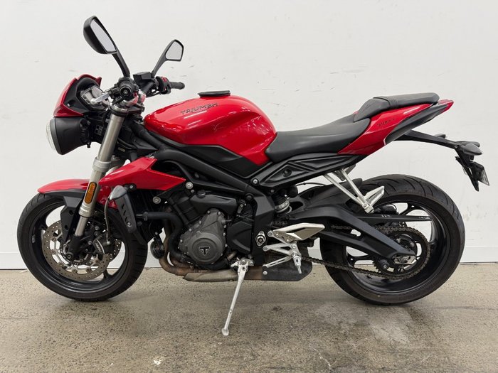 2017 Triumph STREET TRIPLE S 660 LAMS Red