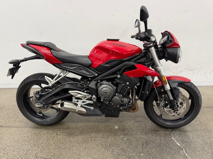 2017 Triumph STREET TRIPLE S 660 LAMS Red
