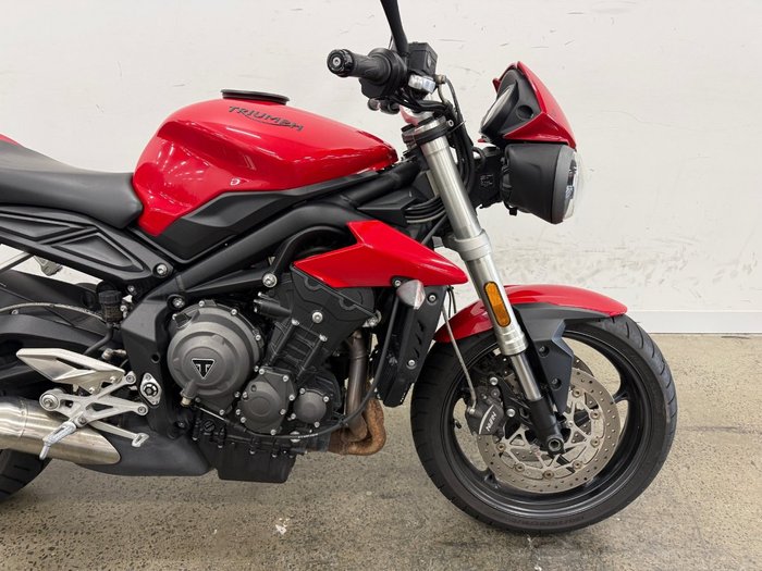 2017 Triumph STREET TRIPLE S 660 LAMS Red