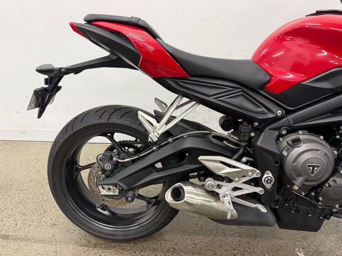 2017 Triumph STREET TRIPLE S 660 LAMS Red