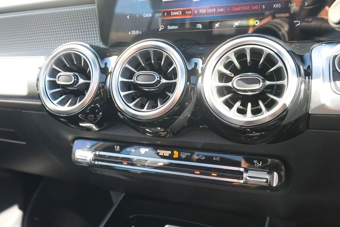 2023 Mercedes-Benz GLB-Class GLB200