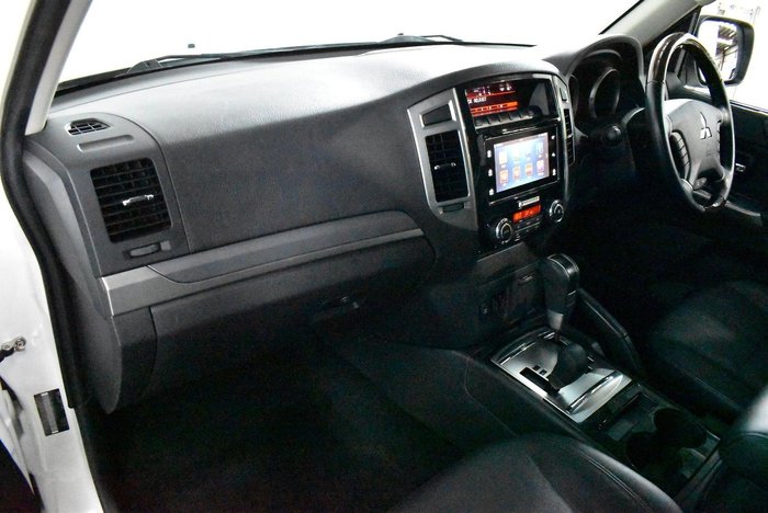 2018 Mitsubishi Pajero Exceed