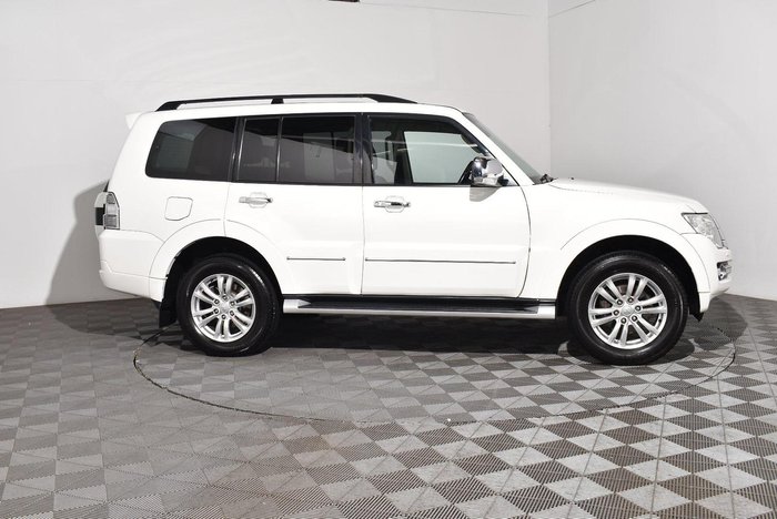 2018 Mitsubishi Pajero Exceed