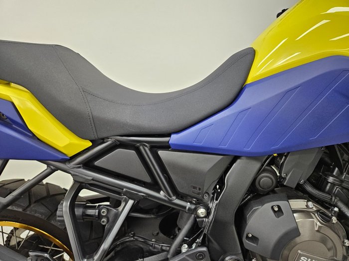 2023 Suzuki V-STROM 800DE Yellow