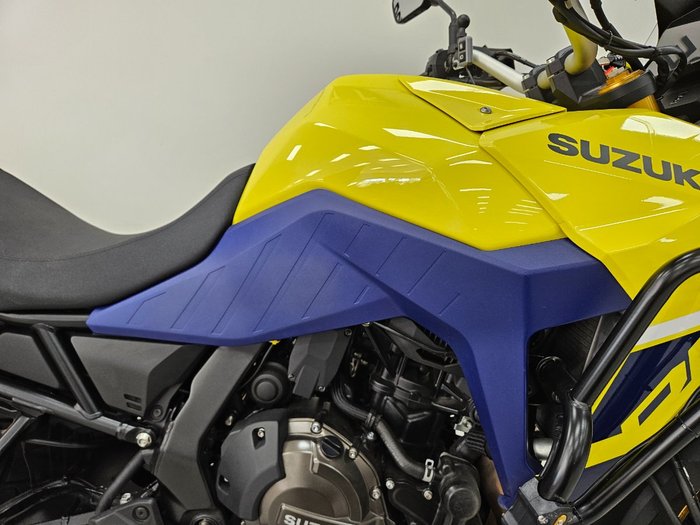 2023 Suzuki V-STROM 800DE Yellow
