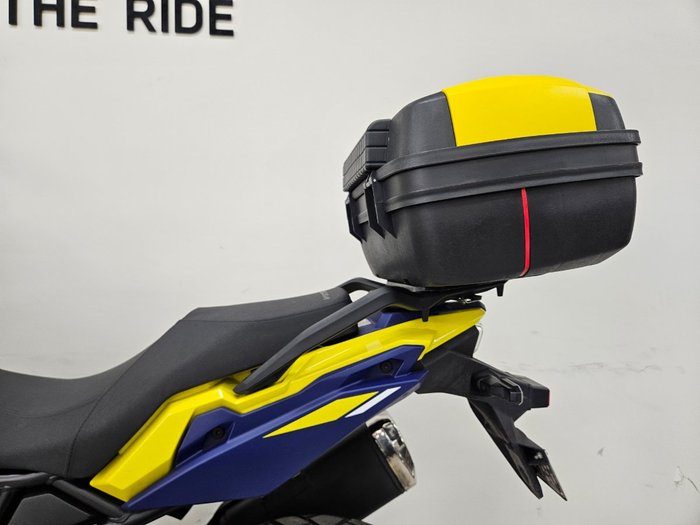 2023 Suzuki V-STROM 800DE Yellow