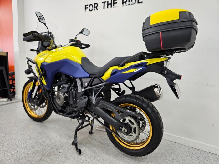 2023 Suzuki V-STROM 800DE Yellow