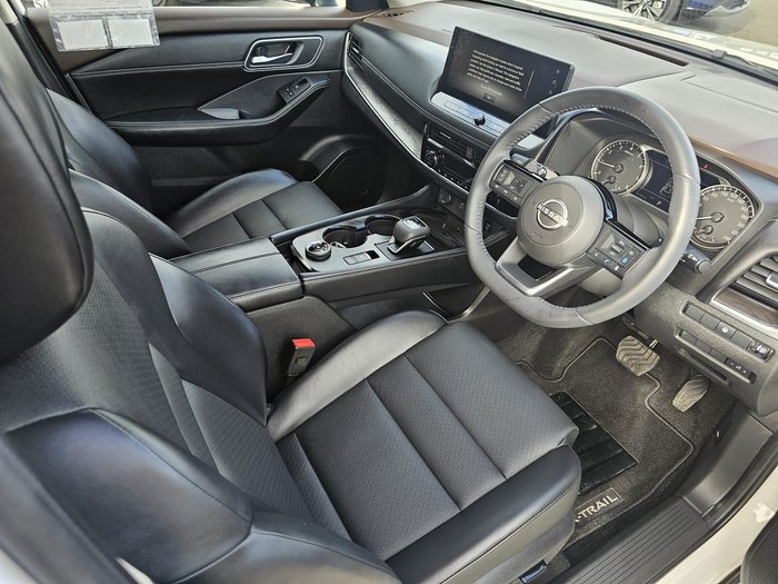 2025 Nissan X-TRAIL ST-L