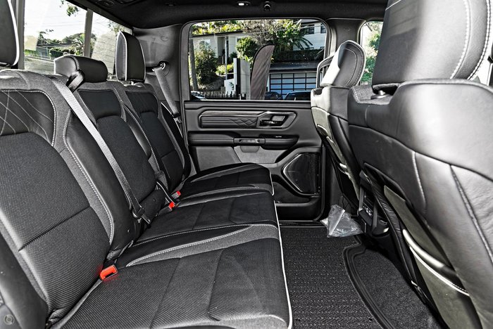 2025 RAM 1500 Limited Hurricane HO RamBox DT MY26 4X4 Dual Range Bright White