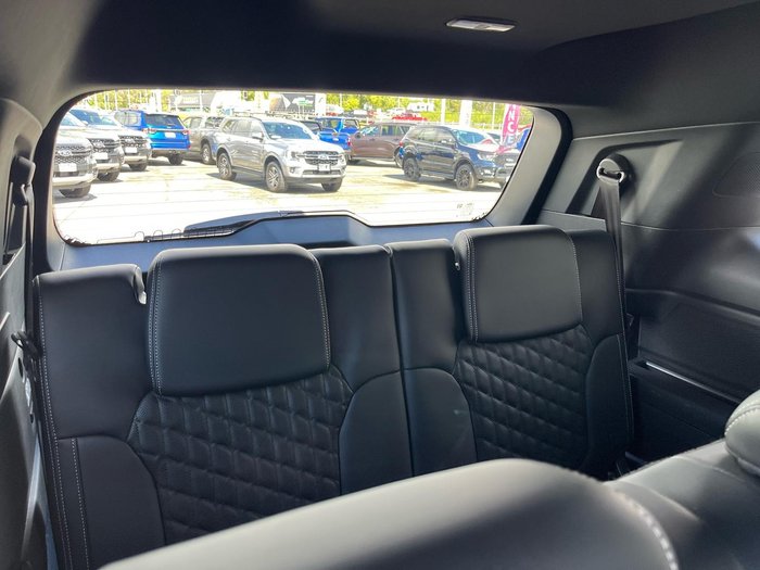 2025 Ford Everest Platinum