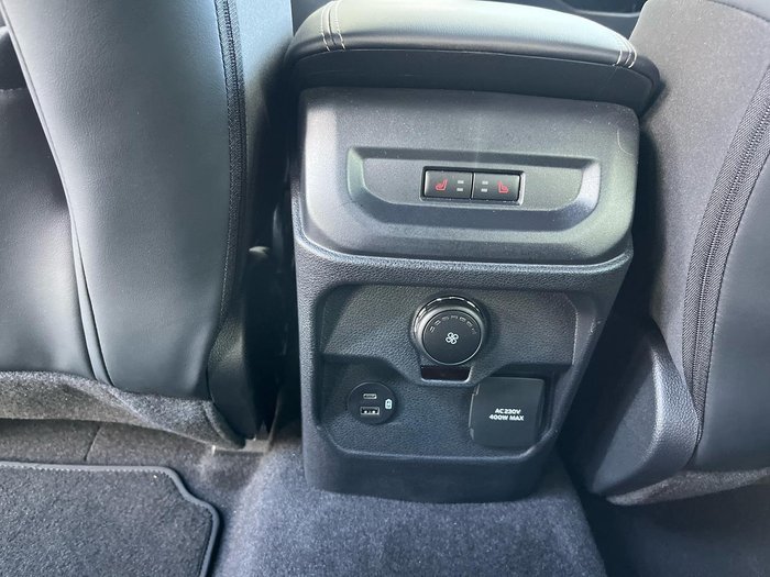 2025 Ford Everest Platinum