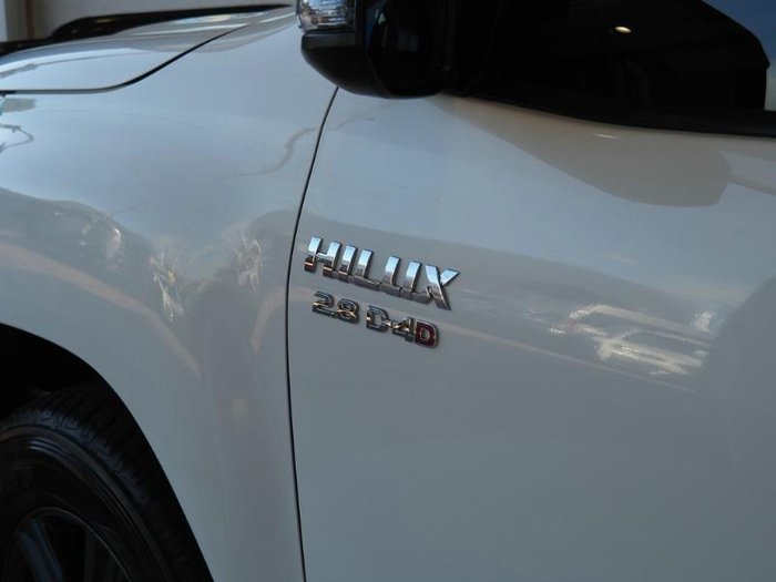 2022 Toyota Hilux SR
