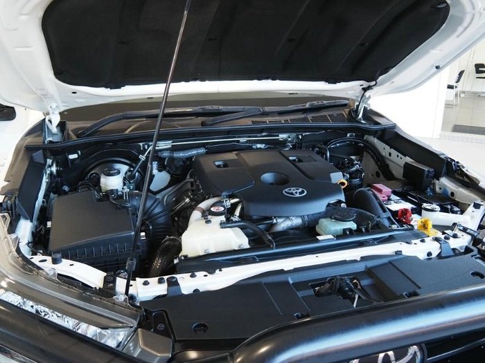2022 Toyota Hilux SR