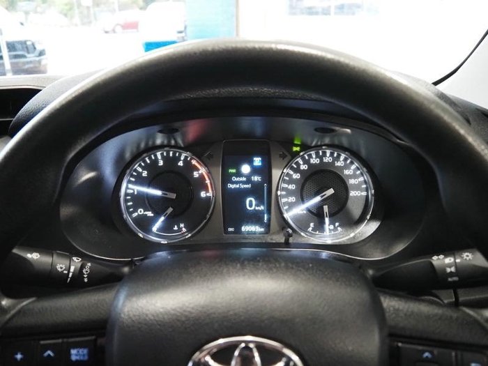 2022 Toyota Hilux SR
