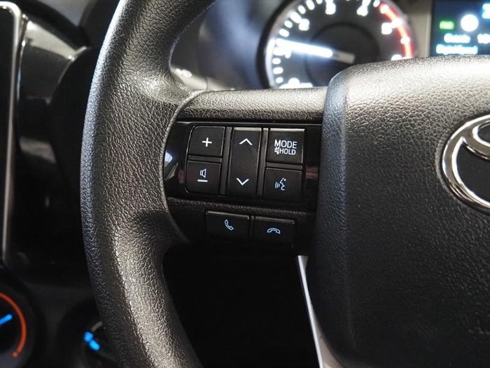2022 Toyota Hilux SR