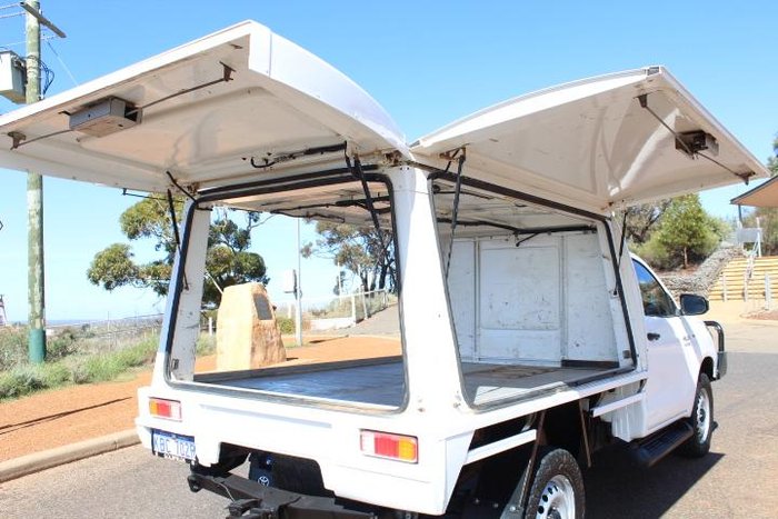 2019 Toyota Hilux SR