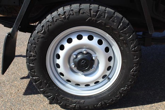 2019 Toyota Hilux SR