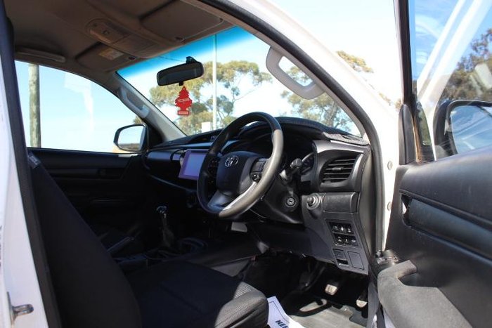 2019 Toyota Hilux SR