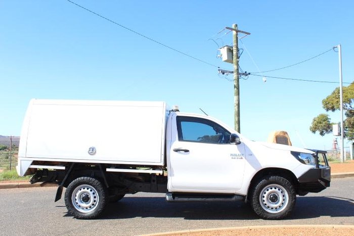2019 Toyota Hilux SR