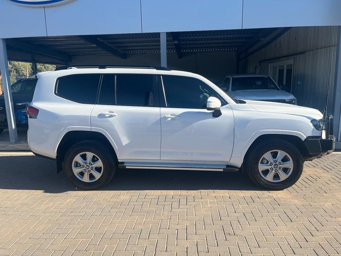 2022 Toyota Landcruiser GXL FJA300R 4X4 Dual Range Glacier White