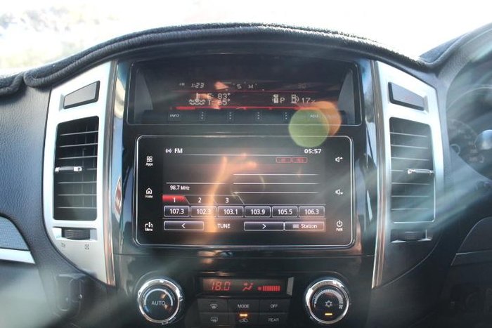 2017 Mitsubishi Pajero GLX