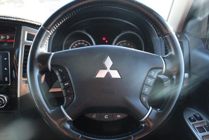 2017 Mitsubishi Pajero GLX