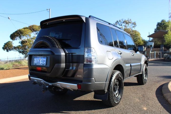 2017 Mitsubishi Pajero GLX