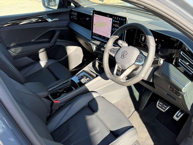 2025 Volkswagen TIGUAN R-LINE