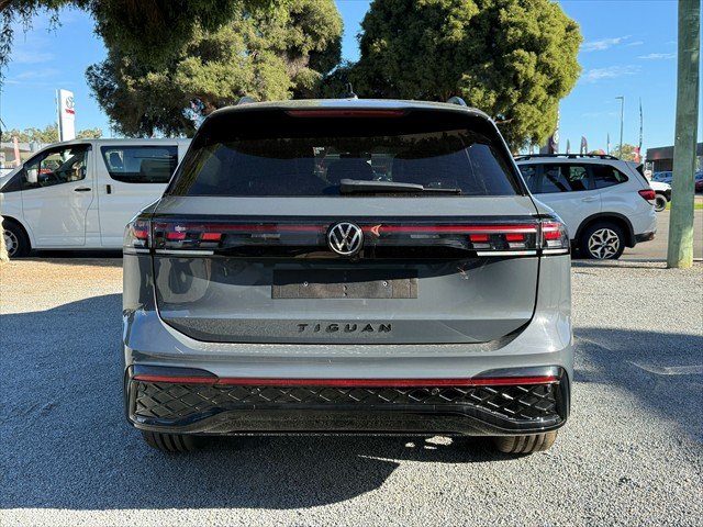 2025 Volkswagen TIGUAN R-LINE