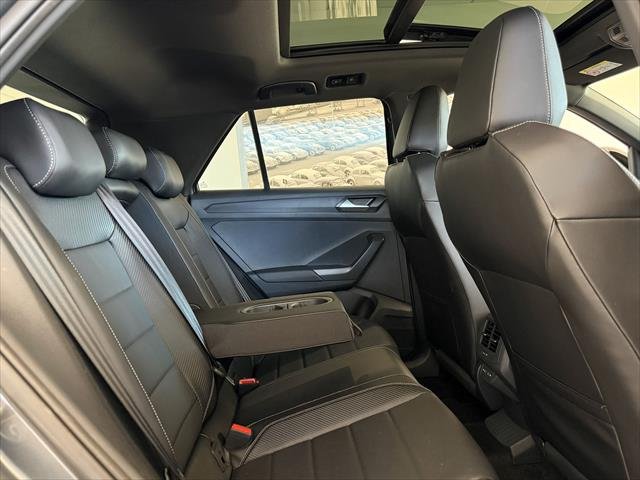 2025 Volkswagen T-ROC R-LINE