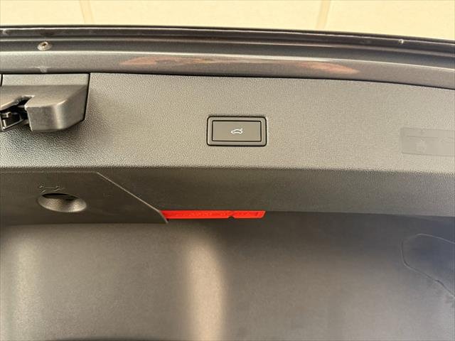 2025 Volkswagen T-ROC R-LINE