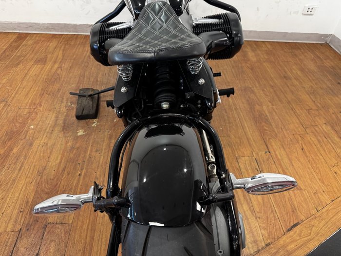 2021 BMW Motorrad R 18 BLACK STORM METALLIC 2