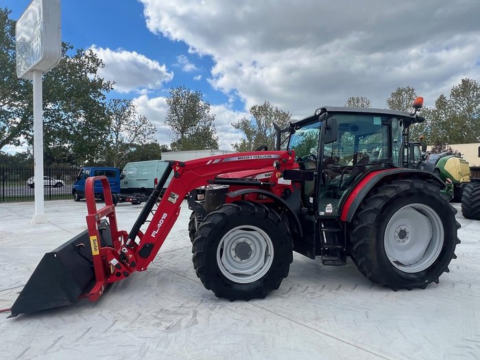 2020 Massey Ferguson 6713 Red