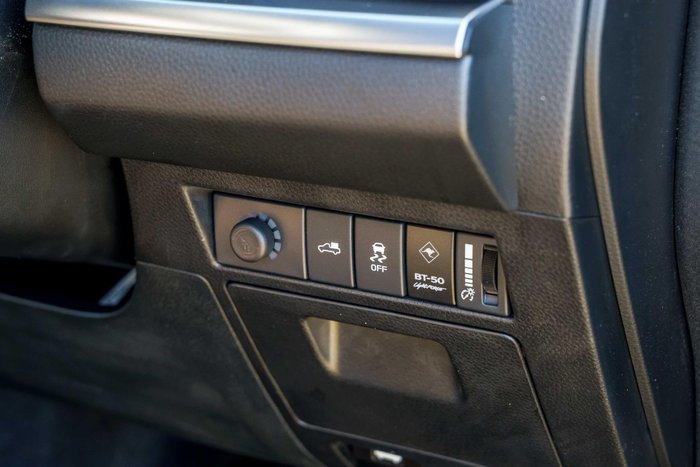 2024 Mazda BT-50 Thunder