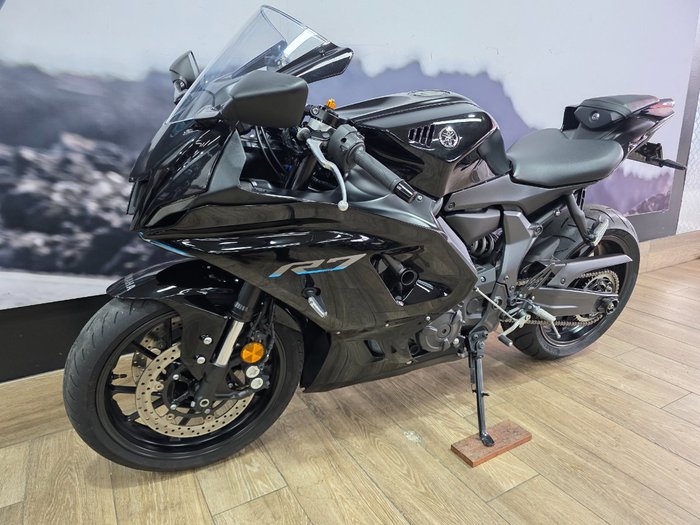 2023 Yamaha YZF-R7LA Black