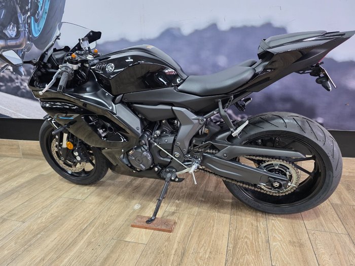 2023 Yamaha YZF-R7LA Black