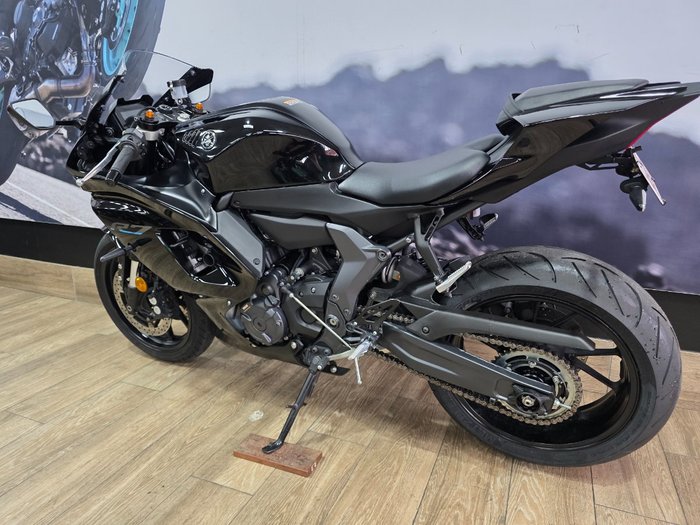 2023 Yamaha YZF-R7LA Black