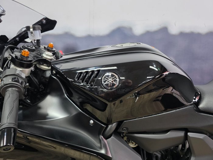 2023 Yamaha YZF-R7LA Black