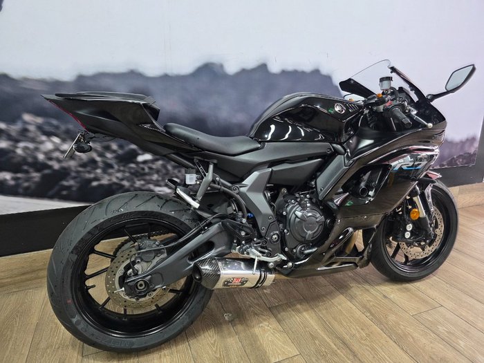2023 Yamaha YZF-R7LA Black