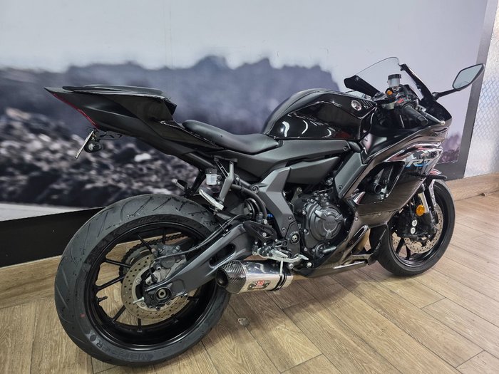 2023 Yamaha YZF-R7LA Black