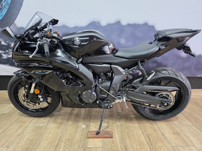 2023 Yamaha YZF-R7LA Black