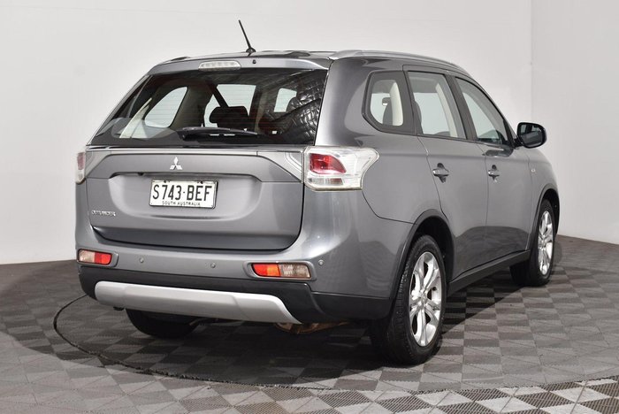 2014 Mitsubishi Outlander ES