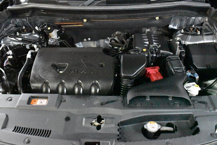 2014 Mitsubishi Outlander ES