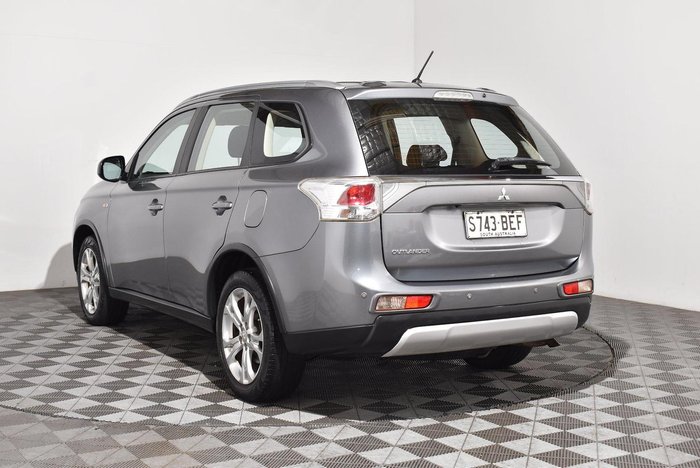 2014 Mitsubishi Outlander ES