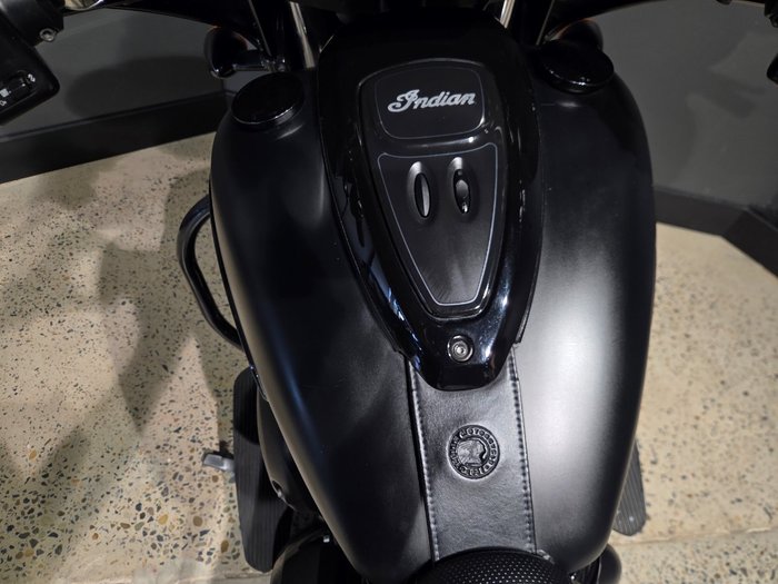 2021 Indian ROADMASTER DARK HORSE BLACK