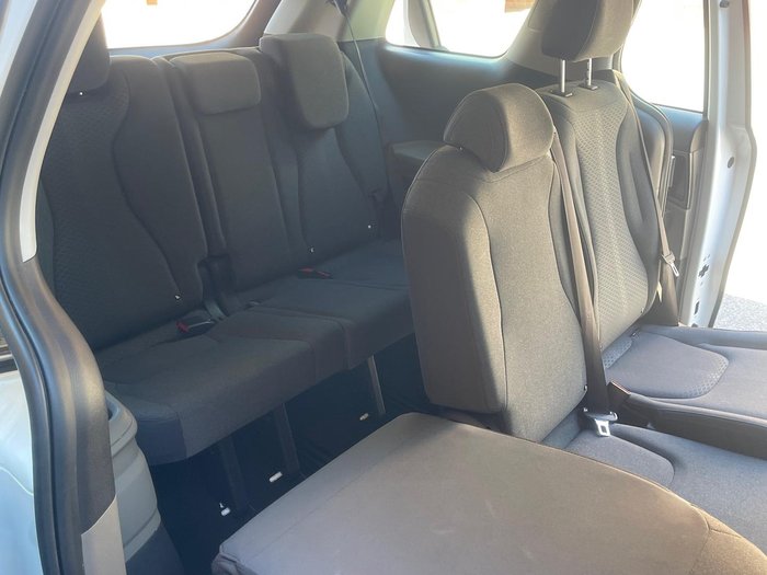 2024 Kia Carnival S