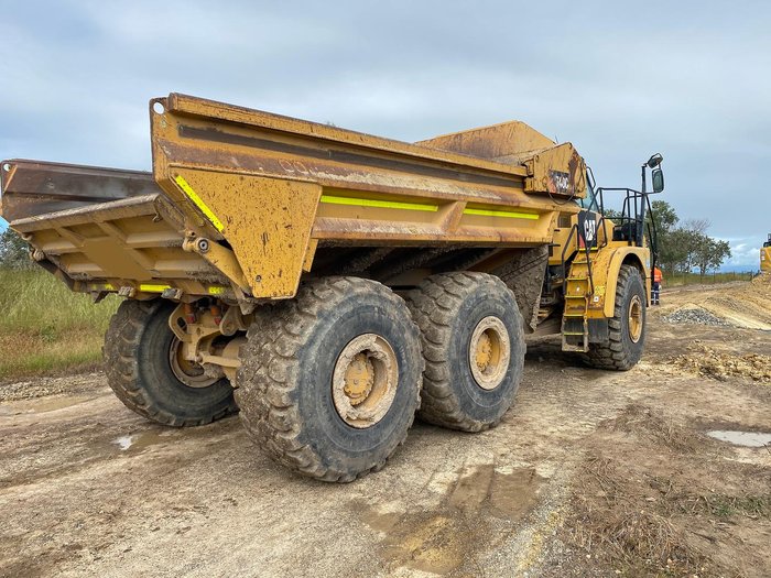 2015 CAT 740C Ej 6X6 Art. Dump Trucks