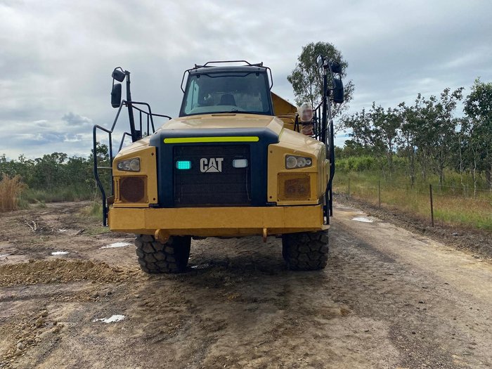 2015 CAT 740C Ej 6X6 Art. Dump Trucks