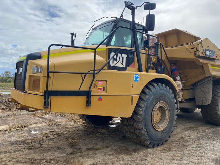 2015 CAT 740C Ej 6X6 Art. Dump Trucks