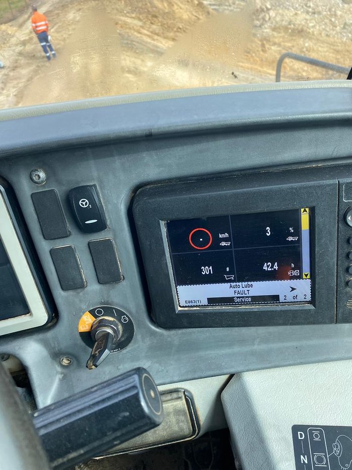 2015 CAT 740C Ej 6X6 Art. Dump Trucks